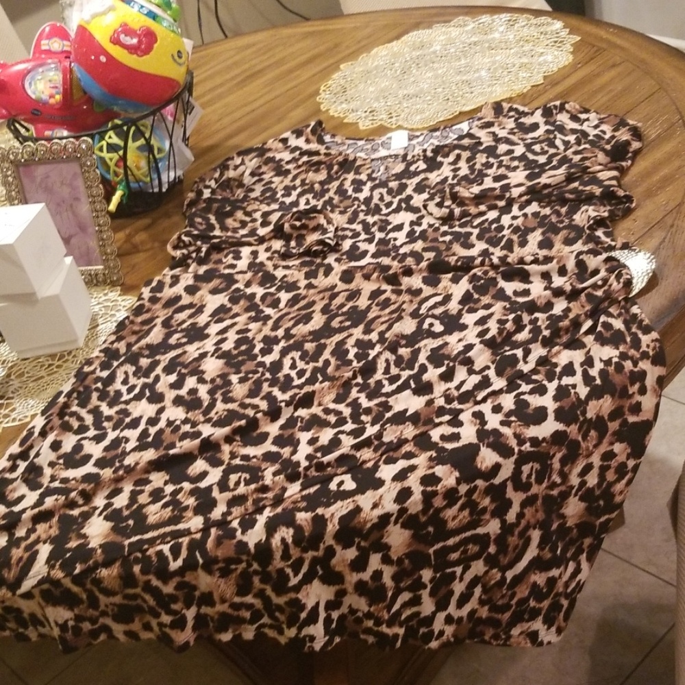NWOT Beautiful Leopard Side Buckle Dress - Picture 5 of 6